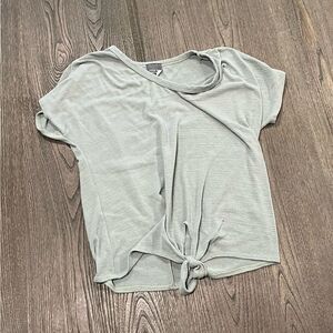 Olivia Rae Gray Short Sleeve Tie Front Blouse Size M